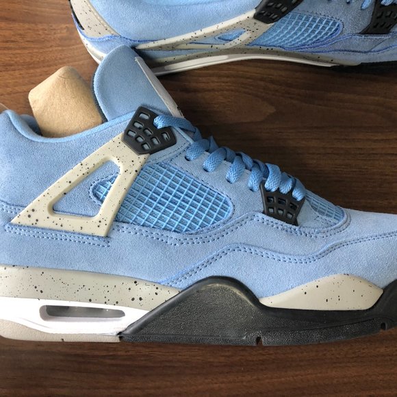 Jordan 4 Retro University Blue